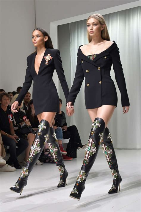 versace business report 2017